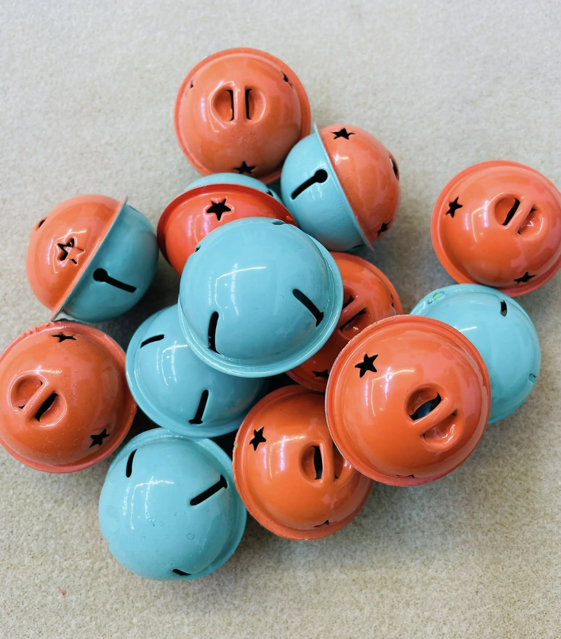 スタンピンアップ BELLS ARE RINGING スタンプ・ダイ Colorful bells — Bead Soup